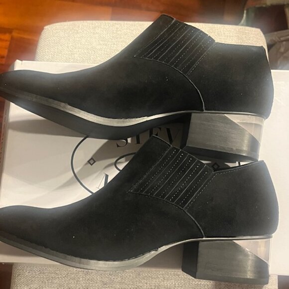 NWOT Steve Madden Barnett Leather Suede Low Heel Ankle Bootie - Picture 3 of 4